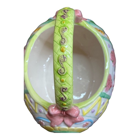 Vintage Ceramic Easter Basket Decor - Picture 5 of 7